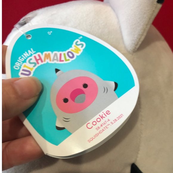 NWT SQUISHMALLOW 9" Cookie the Flamingo Dressed up as Gordon the Shark - Picture 6 of 8